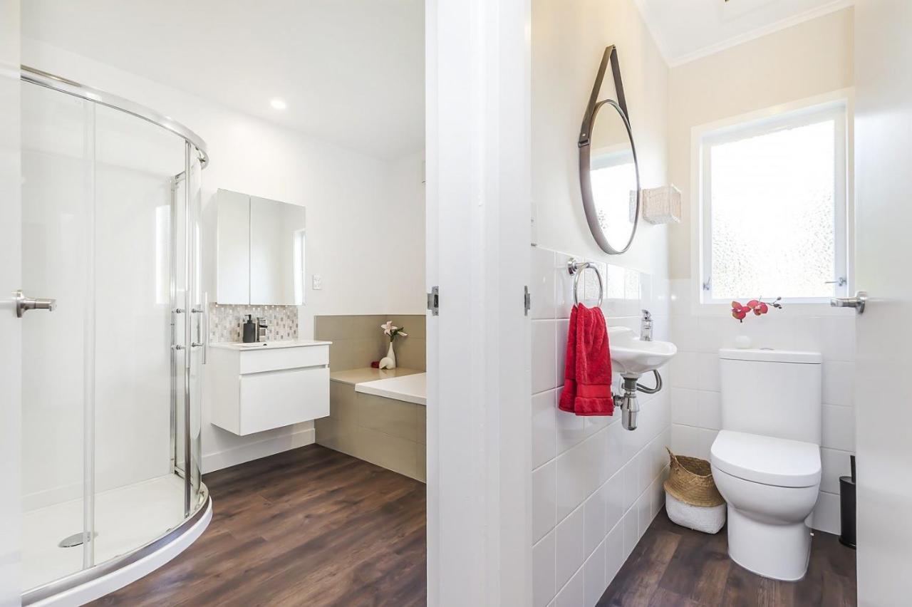 Apartamento Whitby Sea View Porirua Exterior foto